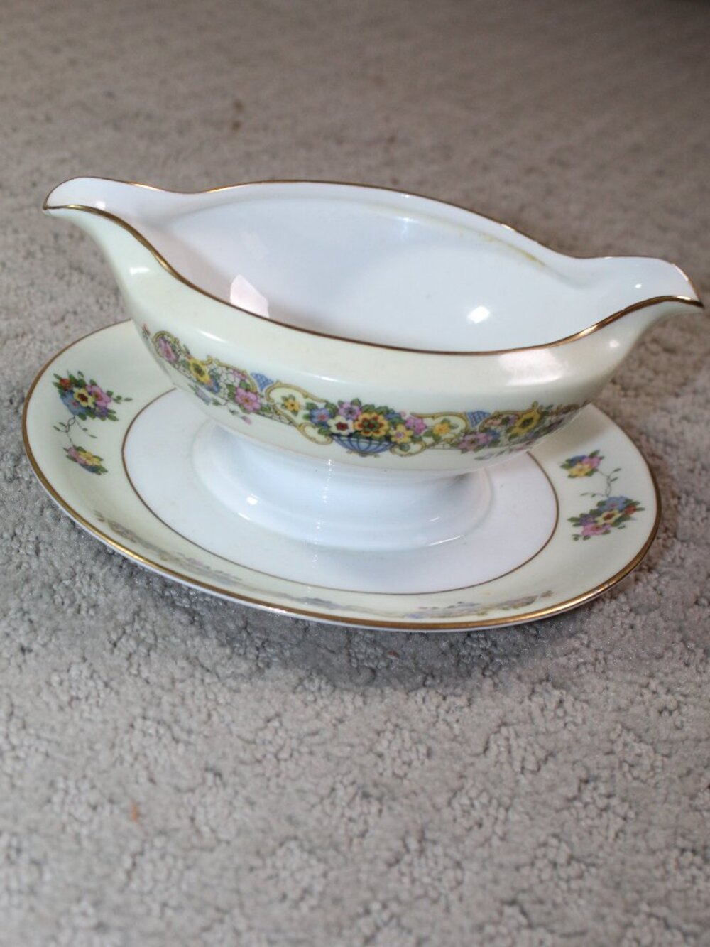 Thomas Bavaria Asturia Gold Trimmed Floral Gravy Boat